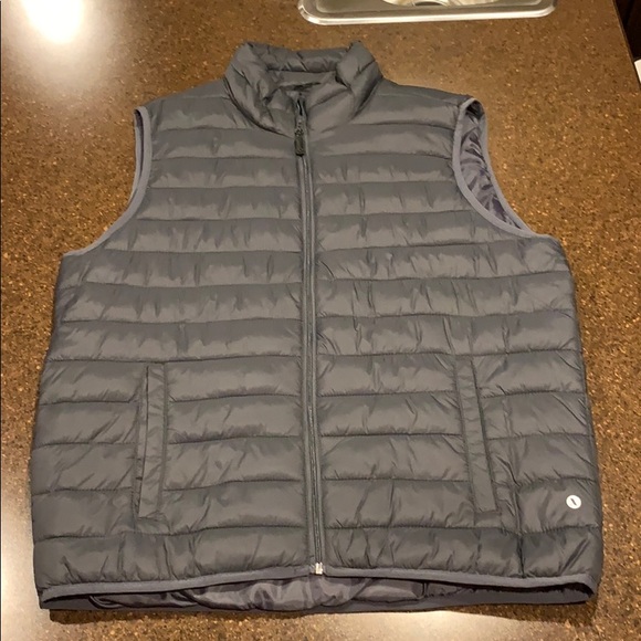 Xersion Gray Vest - Picture 1 of 3